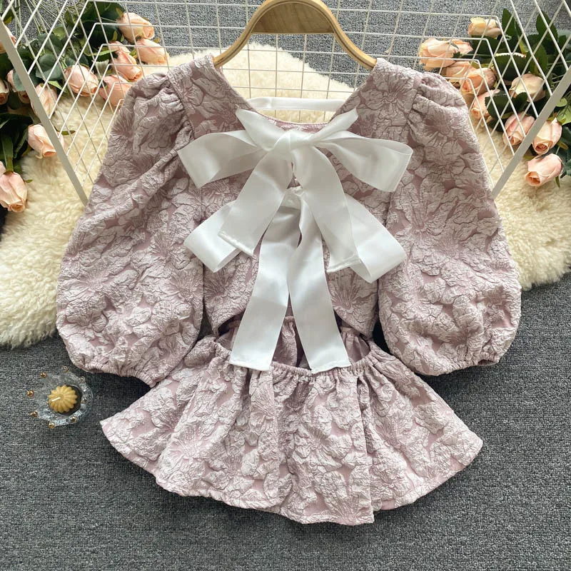 Женский укороченный топ с рукавами-фонариками, с круглым вырезом
Женский укороченный топ с рукавами-фонариками, с круглым вырезом