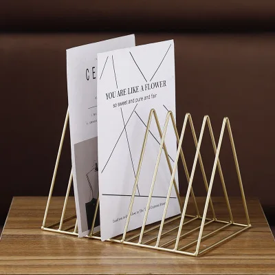 Books shelf simple metal triangle shelf newspaper magazine shelf iron art shelf living room desktop reception decoration
Books shelf simple metal triangle shelf newspaper magazine shelf iron art shelf living room desktop reception decoration
