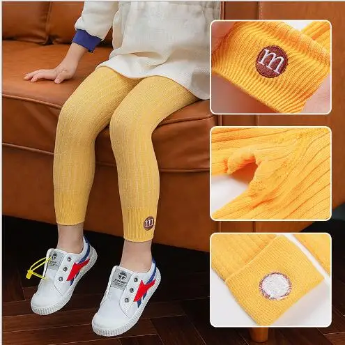 Spring and summer new children's pantyhose combed cotton cropped pants alphabet thin girls leggings
Spring and summer new children's pantyhose combed cotton cropped pants alphabet thin girls leggings