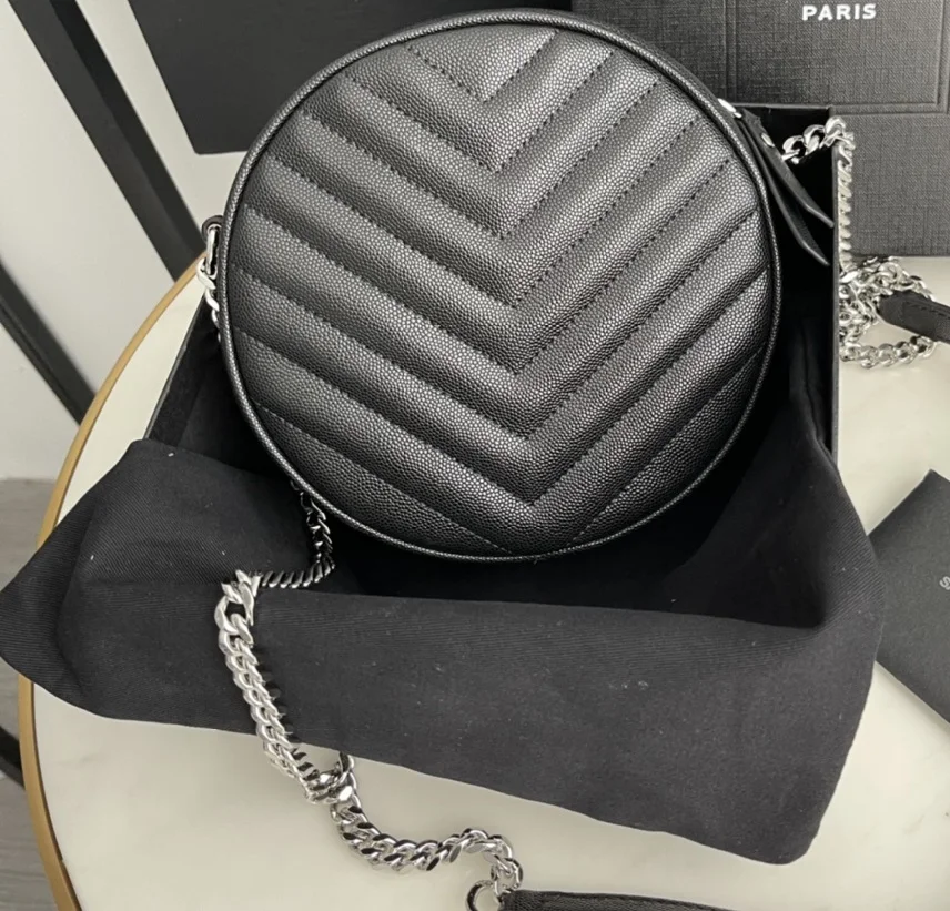 17CM high-quality latest ladies cute small round bags black gold luxury design shoulder crossbody handbag white caviar leather
17CM high-quality latest ladies cute small round bags black gold luxury design shoulder crossbody handbag white caviar leather