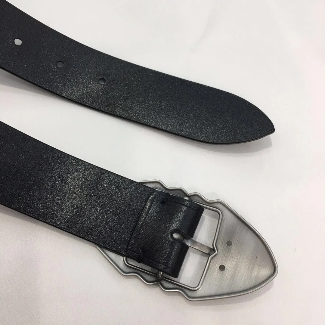 2021 Black COWHIDE Leather Belt SILVER Metal Buckle Fashion Ladies Belt Autumn Winter
2021 Black COWHIDE Leather Belt SILVER Metal Buckle Fashion Ladies Belt Autumn Winter