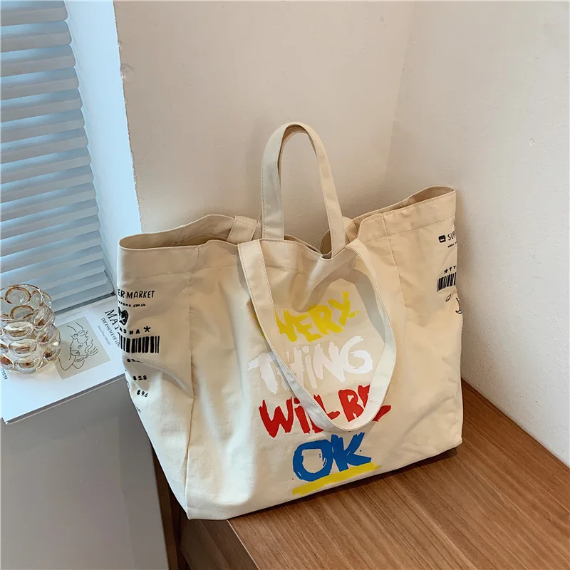 Холщовая Сумка Ins с принтом, модная дамская сумочка бренда Tide, сумка на плечо с мультяшными надписями для покупок
Холщовая Сумка Ins с принтом, модная дамская сумочка бренда Tide, сумка на плечо с мультяшными надписями для покупок