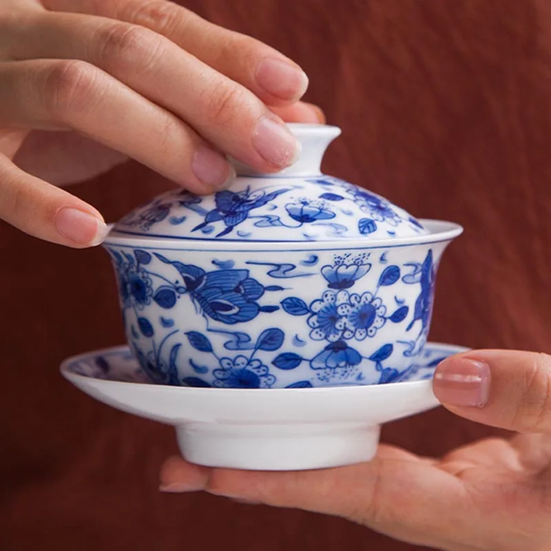 

Jingdezhen Ceramic Hand Painted Blue and White Porcelain Tea Tureen Gaiwan Chinese Teacup Master Cup Kung Fu Teaware Accessories