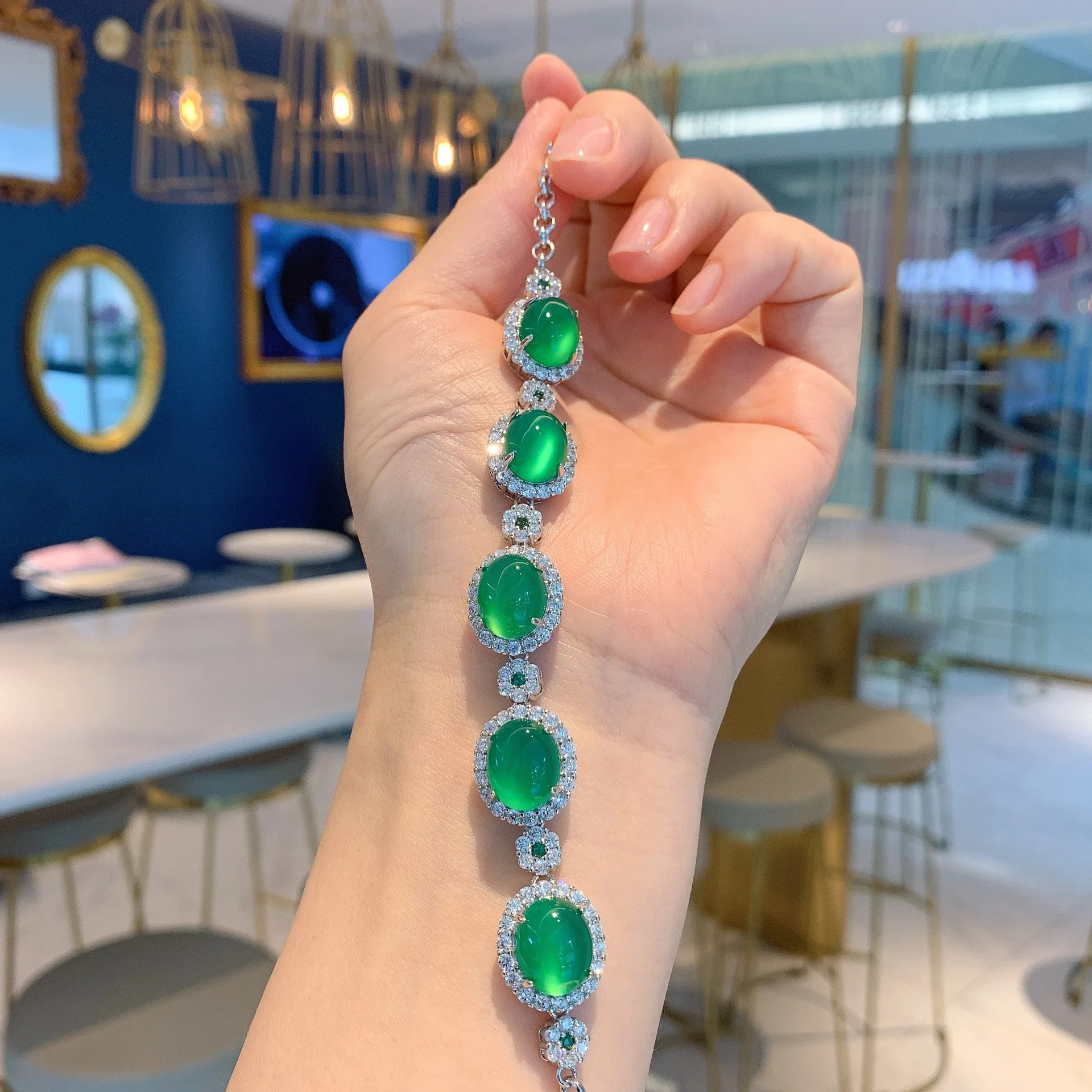 Megin D White Gold Oval Jade Luxury Zircon Green Stone Vintage Boho Bangle Chains Wrist Band Bracelet for Women Wedding Jewelry
Megin D White Gold Oval Jade Luxury Zircon Green Stone Vintage Boho Bangle Chains Wrist Band Bracelet for Women Wedding Jewelry