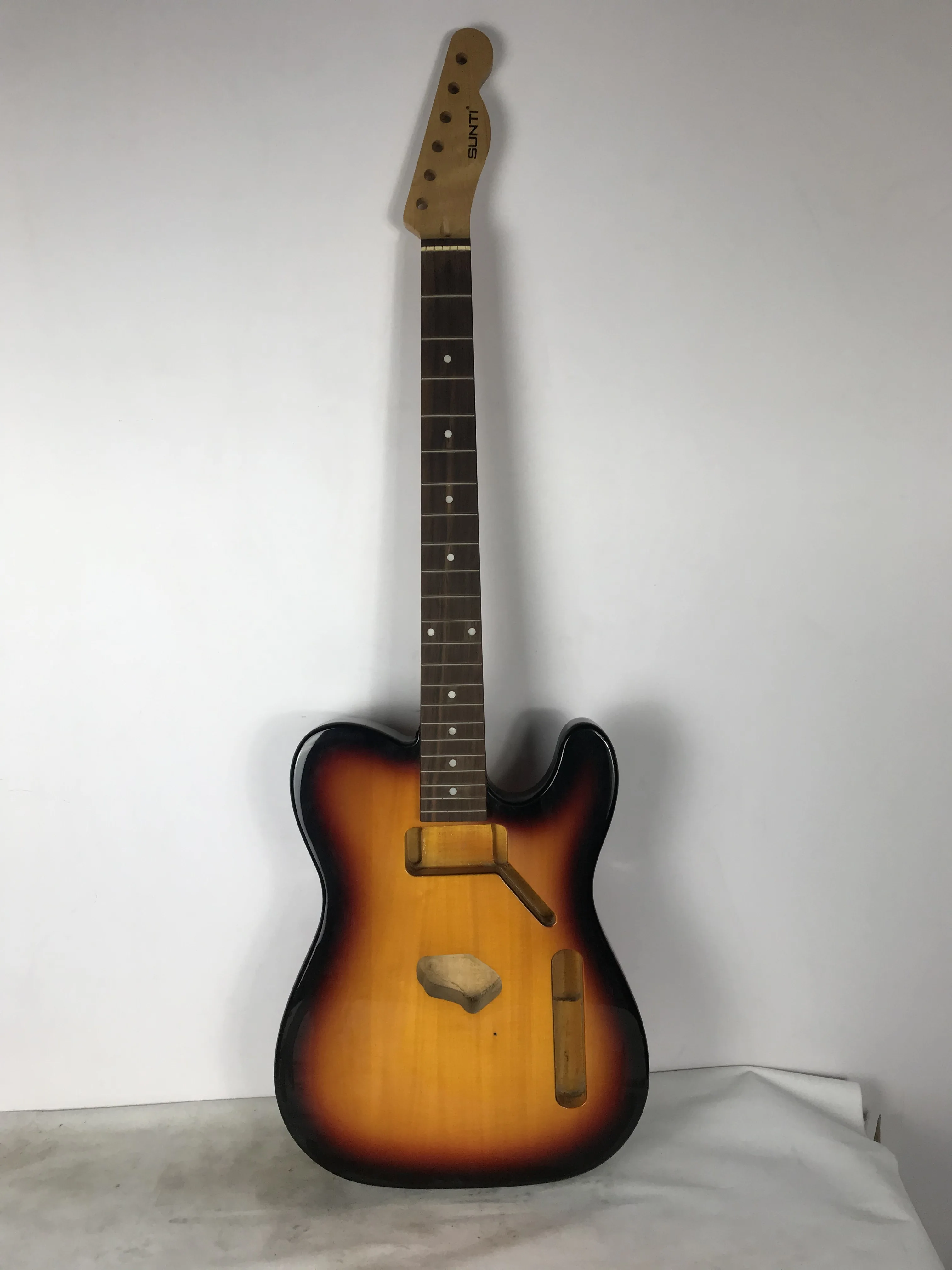 Tele Alder Body Maple Neck TL электрическая гитара, необработанный корпус и шея в сборе, DIY Alder Body, полуготовая ST гитара, закат, цвет
Tele Alder Body Maple Neck TL электрическая гитара, необработанный корпус и шея в сборе, DIY Alder Body, полуготовая ST гитара, закат, цвет