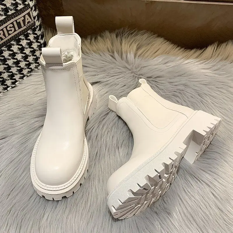 2021 New Chunky Boots Fashion Platform Women Ankle Female Sole Pouch Ankle Botas Mujer Round Toe Slip-On Botas Altas Mujer 
2021 New Chunky Boots Fashion Platform Women Ankle Female Sole Pouch Ankle Botas Mujer Round Toe Slip-On Botas Altas Mujer