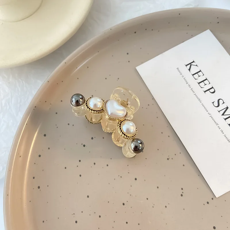 2021 Elegant Pearls Hair Claws Sweet Women Girls Hair Clips Back of the Head Hairstyle Makeup Headband Hairpin Hair Accessories
2021 Elegant Pearls Hair Claws Sweet Women Girls Hair Clips Back of the Head Hairstyle Makeup Headband Hairpin Hair Accessories