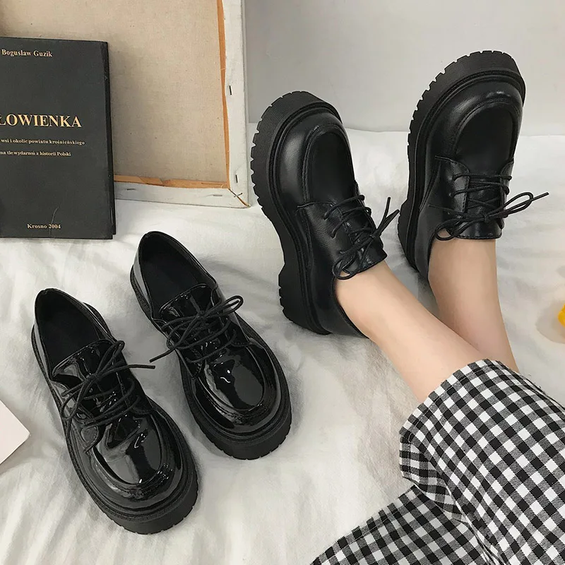 Women Lace Up Platform Shoes Patent Leather Casual Shoes Flat on Platform Lolita Shoes Thick Sole Oxford Shoes Black Girls 9110N
Women Lace Up Platform Shoes Patent Leather Casual Shoes Flat on Platform Lolita Shoes Thick Sole Oxford Shoes Black Girls 9110N
