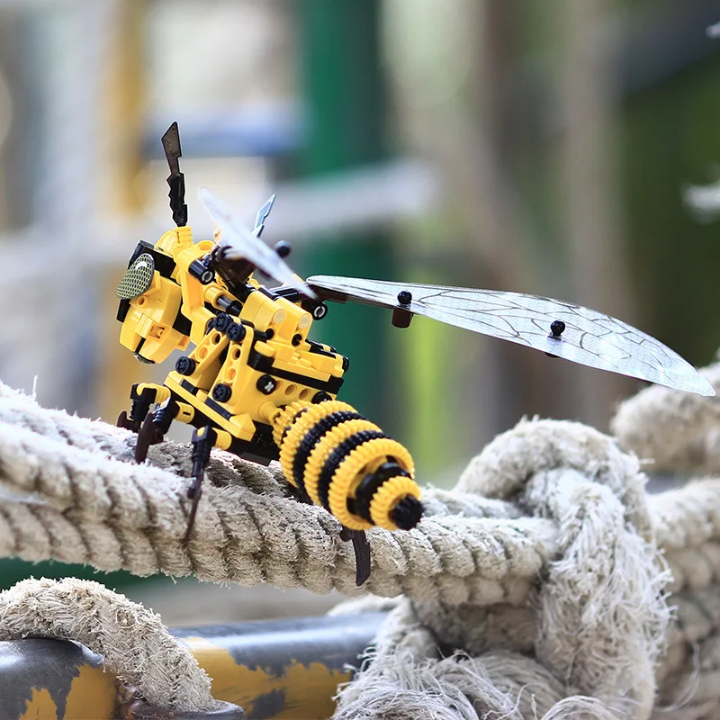 SEMBO Dragonfly Wasp Technical Model Building Blocks Kit Simulated Insect Animal Bricks Kids Toy For Children Birthday Gifts
SEMBO Dragonfly Wasp Technical Model Building Blocks Kit Simulated Insect Animal Bricks Kids Toy For Children Birthday Gifts