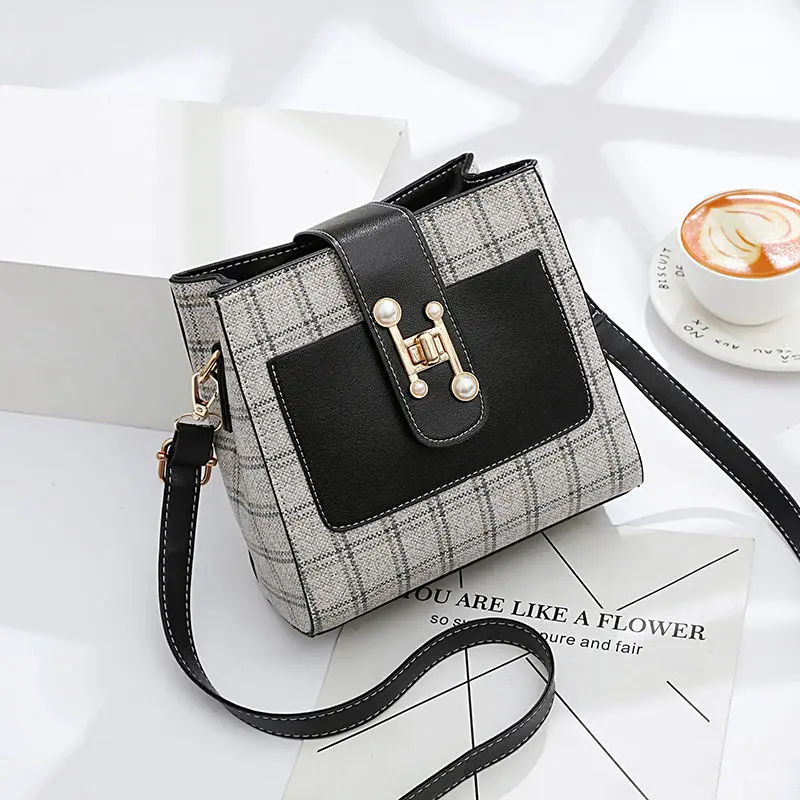 MANHAN Small Bag Female 2020 New Trendy Korean Fashion Shoulder Bag Female Bag Wild Shoulder Messenger Bag Ladies Bucket Bag
MANHAN Small Bag Female 2020 New Trendy Korean Fashion Shoulder Bag Female Bag Wild Shoulder Messenger Bag Ladies Bucket Bag