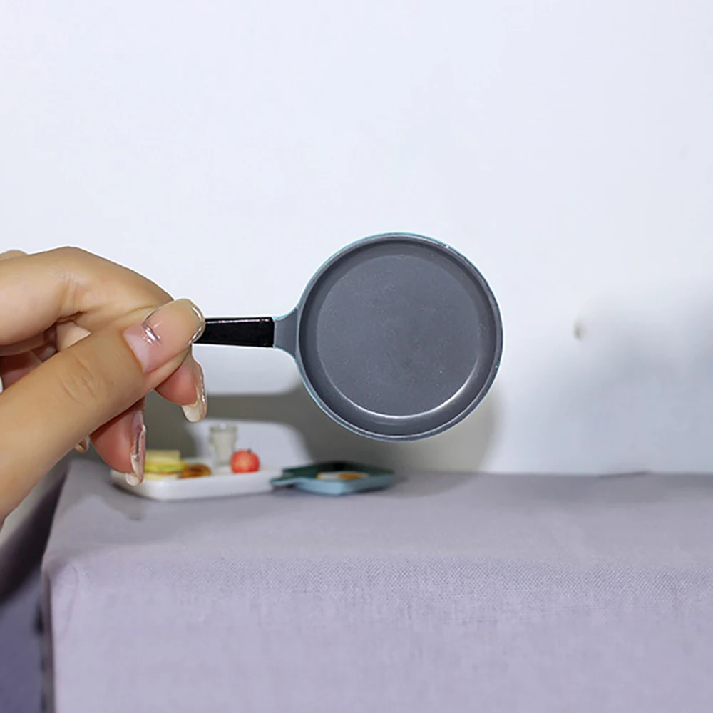 1/12 1/6 Doll House Miniature Alloy Frying Pan Simulation Saucepan Model Toys for Mini Decoration Dollhouse Accessories
1/12 1/6 Doll House Miniature Alloy Frying Pan Simulation Saucepan Model Toys for Mini Decoration Dollhouse Accessories