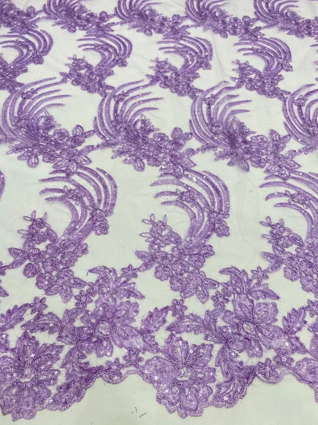 (5yards/pc) New arrival white African tulle lace furry threads embroidered French net lace fabric with sequins FSS395
(5yards/pc) New arrival white African tulle lace furry threads embroidered French net lace fabric with sequins FSS395