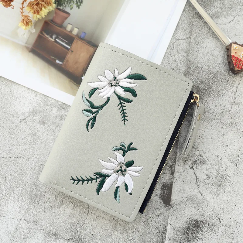 Women Wallets Small Fashion PU Leather Purse Ladies Card Bag Clutch Female Purse Money Clip Wallet Lipstick Coin Pouch 
Women Wallets Small Fashion PU Leather Purse Ladies Card Bag Clutch Female Purse Money Clip Wallet Lipstick Coin Pouch