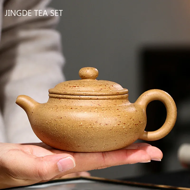 Chinese Yixing Tea Pots Purple Clay Antique Teapot Beauty Kettle Raw Ore Handmade Teaware Tie Guanyin Home Tea Ceremony 260ml
Chinese Yixing Tea Pots Purple Clay Antique Teapot Beauty Kettle Raw Ore Handmade Teaware Tie Guanyin Home Tea Ceremony 260ml