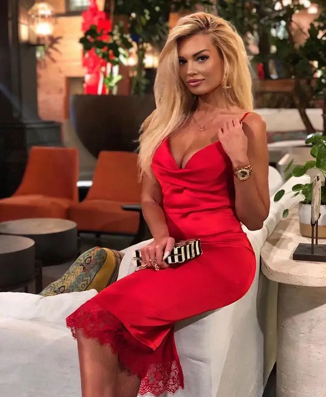 2020 New Women Elegant black red v neck spaghetti strap Vestido Celebrity Evening Party Bodycon Bandage Dresses wholesal
2020 New Women Elegant black red v neck spaghetti strap Vestido Celebrity Evening Party Bodycon Bandage Dresses wholesal