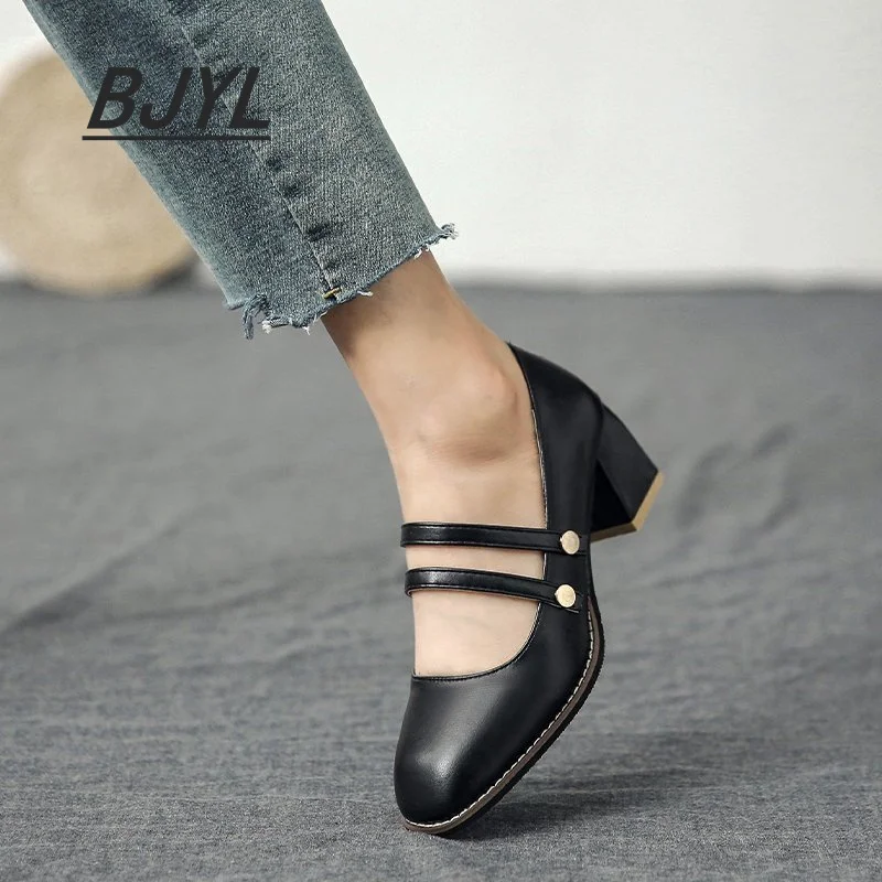 2021 summer new style single foot thick heel shallow mouth small leather toe large size women's shoes
2021 summer new style single foot thick heel shallow mouth small leather toe large size women's shoes