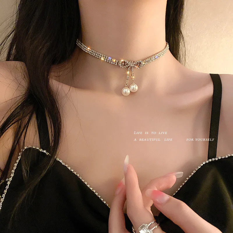 Korea Fashion Pearl Diamond Bowknot Necklace Female Shining Temperament Choker Collar Trend Party Jewelry
Korea Fashion Pearl Diamond Bowknot Necklace Female Shining Temperament Choker Collar Trend Party Jewelry
