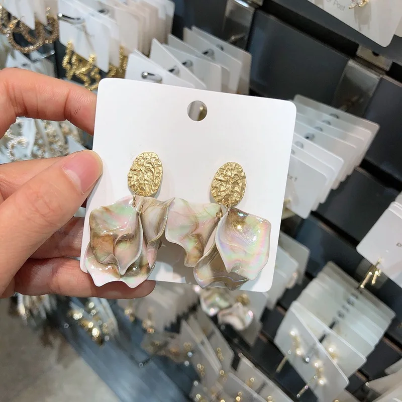 MENGJIQIAO New Trendy Elegant Acrylic Shell Flower Drop Earrings For Women Students Fashion Geometric Metal Party Pendiente
MENGJIQIAO New Trendy Elegant Acrylic Shell Flower Drop Earrings For Women Students Fashion Geometric Metal Party Pendiente