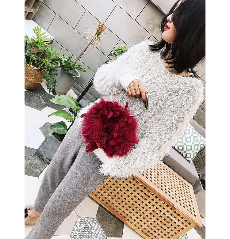 Textured Feather Design Ring Handbag 2021 Trend Winter Ladies Messenger Bag Ladies Shoulder Bag Luxury Designer Bag Women Purses
Textured Feather Design Ring Handbag 2021 Trend Winter Ladies Messenger Bag Ladies Shoulder Bag Luxury Designer Bag Women Purses