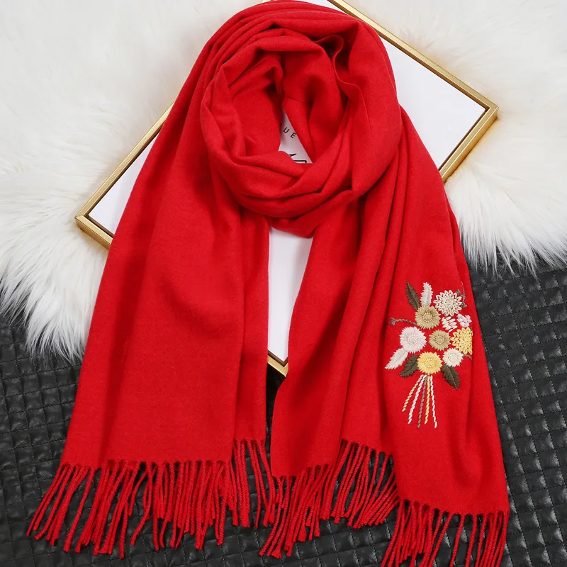 Autumn and winter warm scarf, Su embroidery cashmere embroidery hand-embroidered scarf women, fashion women's shawl cashmere fee
Autumn and winter warm scarf, Su embroidery cashmere embroidery hand-embroidered scarf women, fashion women's shawl cashmere fee
