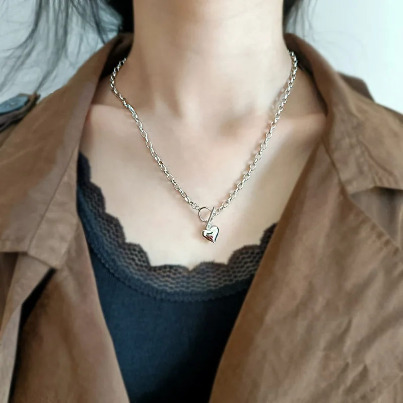 LUTAKU Punk Love Heart Pendant Necklace For Women OT Clasp Chain Necklace Clavicle Chain Metal Silver Color Necklace
LUTAKU Punk Love Heart Pendant Necklace For Women OT Clasp Chain Necklace Clavicle Chain Metal Silver Color Necklace
