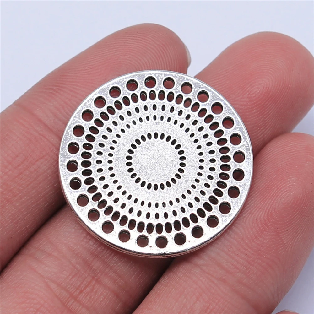 5 шт. 29x29 мм старинное серебро Цвет с цветочным узором подвески для самостоятельного изготовления ювелирных изделий
5 шт. 29x29 мм старинное серебро Цвет с цветочным узором подвески для самостоятельного изготовления ювелирных изделий