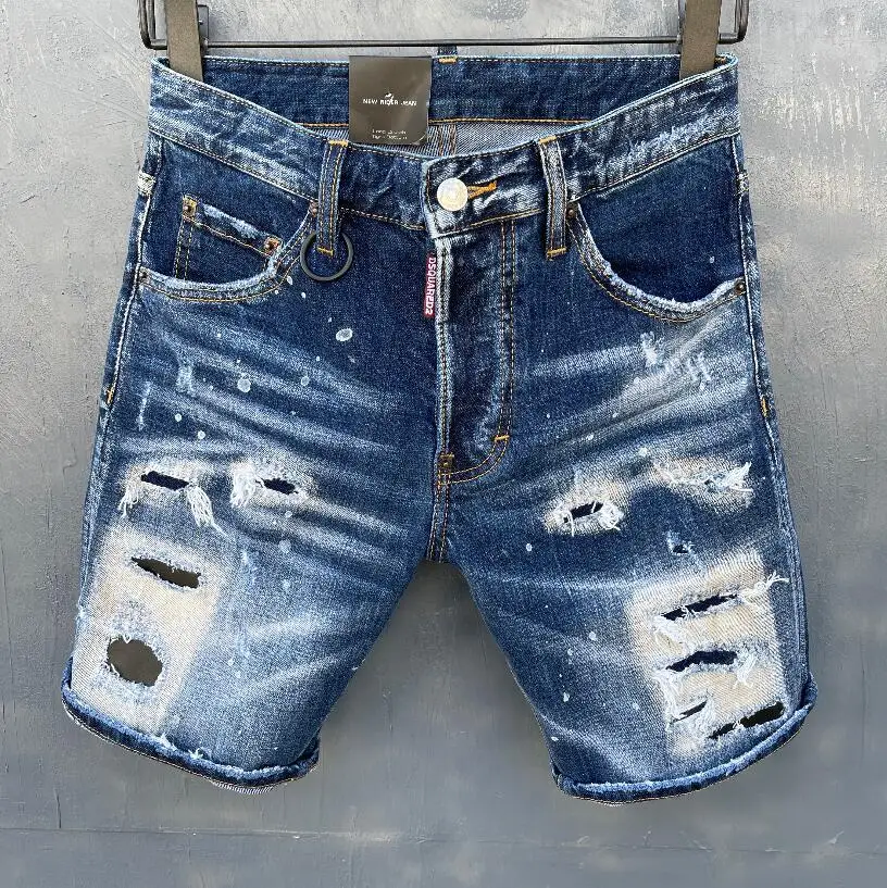 Лето 2022, новинка, мужские/женские джинсы DSQUARED2, модные рваные шорты с заплатками, популярные пятиконечные брюки 3002
Лето 2022, новинка, мужские/женские джинсы DSQUARED2, модные рваные шорты с заплатками, популярные пятиконечные брюки 3002