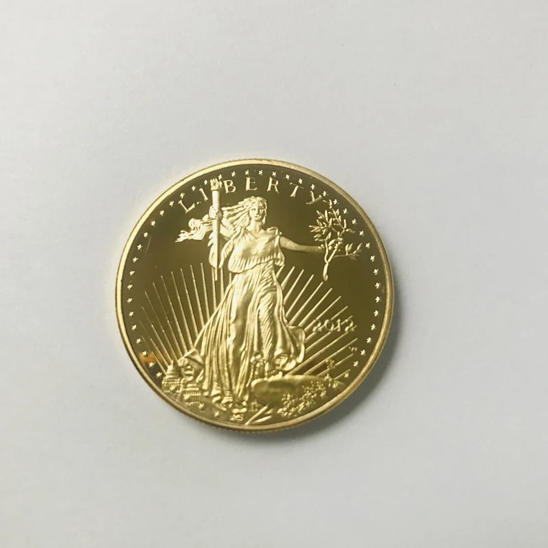 

2 предмета Немагнитный 2012 свободу монеты статуя позолоченный значок 32,6 мм сувенир памятной украшения коллекционные монеты