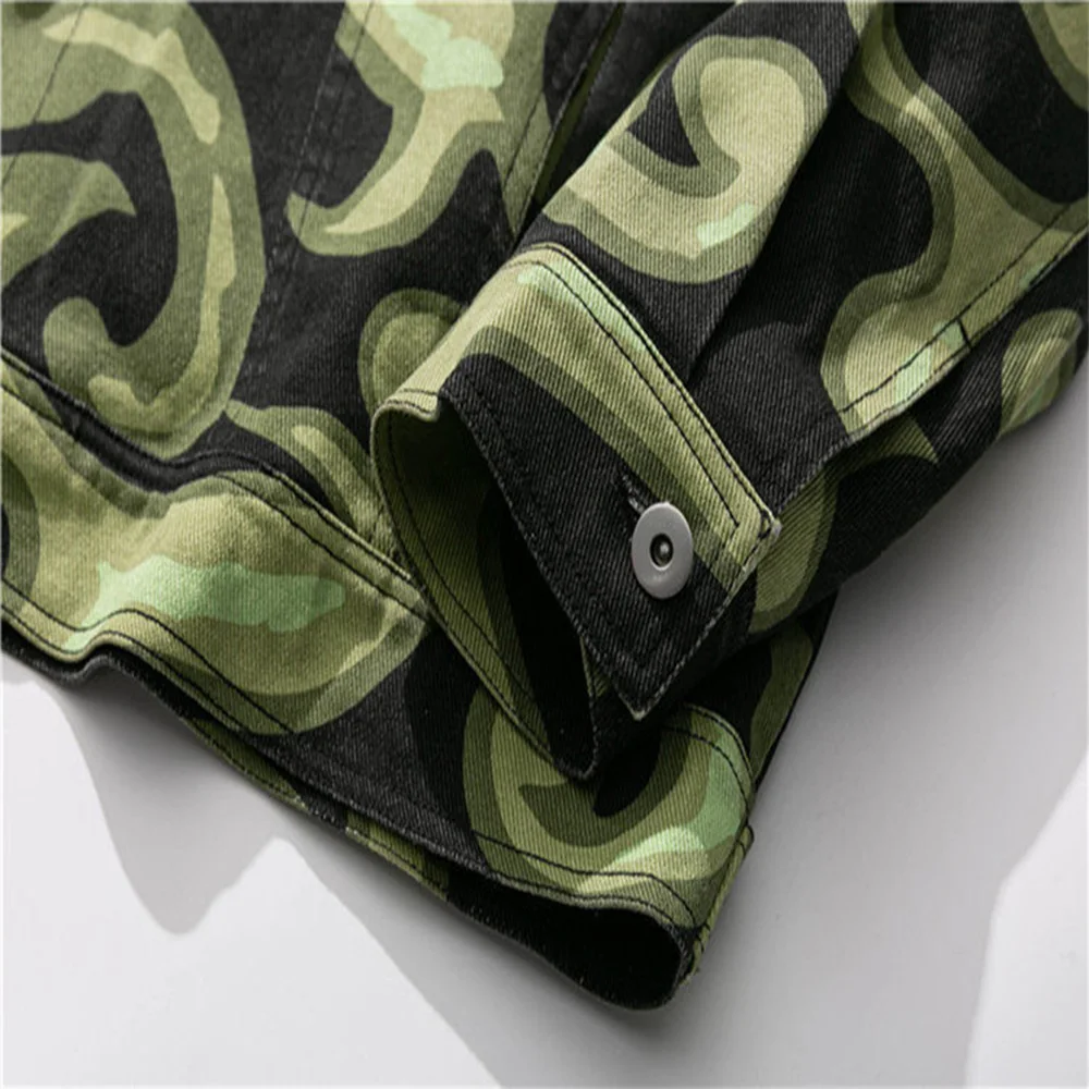 Coats & Jackets 
Coats & Jackets