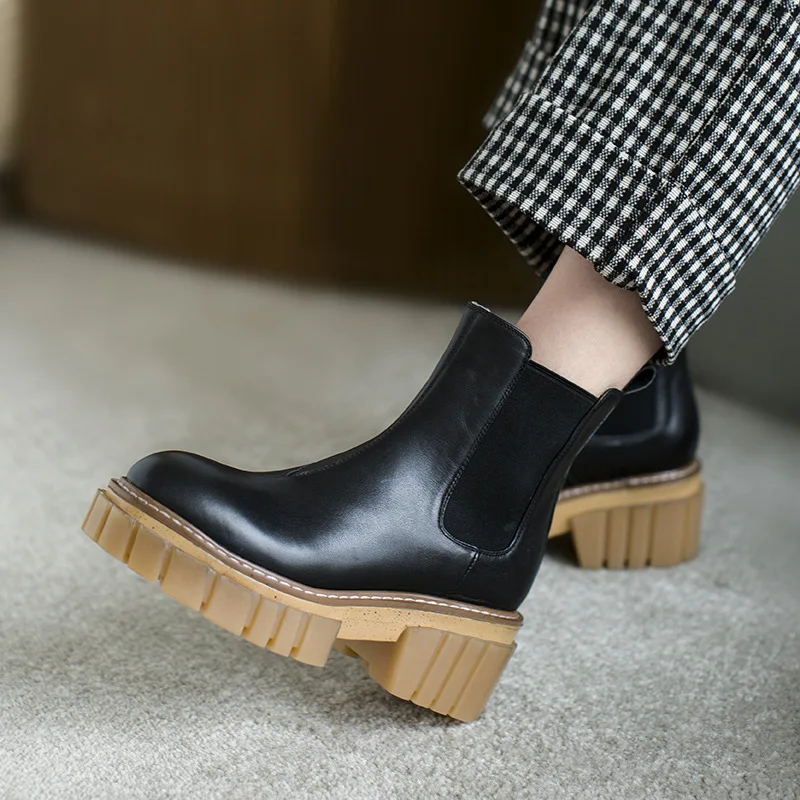 Leather Platform Sole Short Boots Women 2020 Autumn Winter New Round Head Martin Boots British Style Plush Chelsea Boots
Leather Platform Sole Short Boots Women 2020 Autumn Winter New Round Head Martin Boots British Style Plush Chelsea Boots