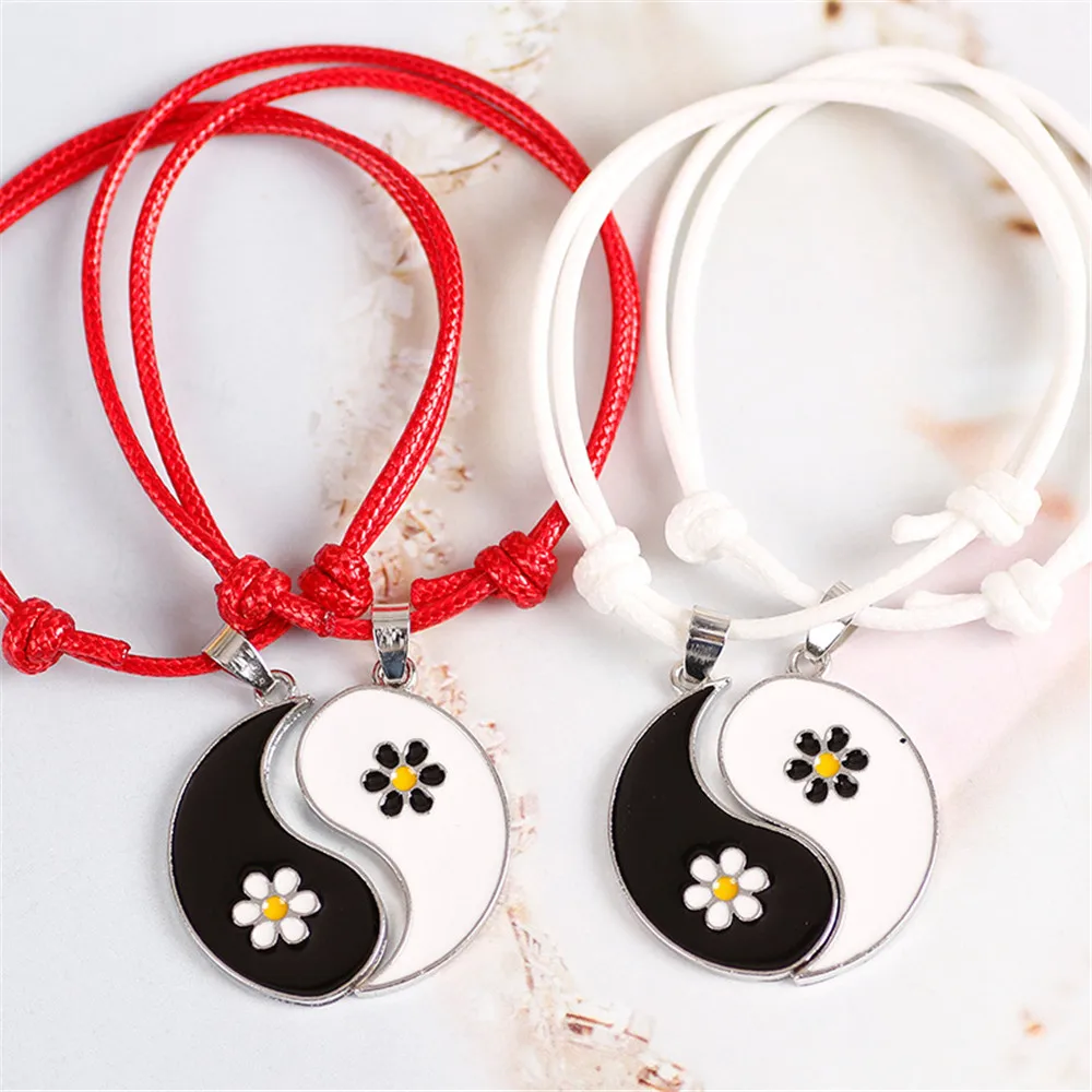 2pcs Fashion Retro Chinese Style Creative Flower Tai Chi Gossip Alloy Pendant Braided Rope Couple Friends Bracelet 2021
2pcs Fashion Retro Chinese Style Creative Flower Tai Chi Gossip Alloy Pendant Braided Rope Couple Friends Bracelet 2021