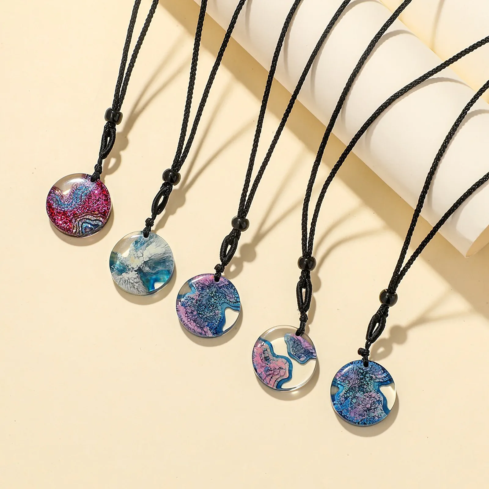 Round Resin Pendant Black Wax Rope Adjustable Necklace Unisex Simple Jewelry 60cm-1 Piece
Round Resin Pendant Black Wax Rope Adjustable Necklace Unisex Simple Jewelry 60cm-1 Piece