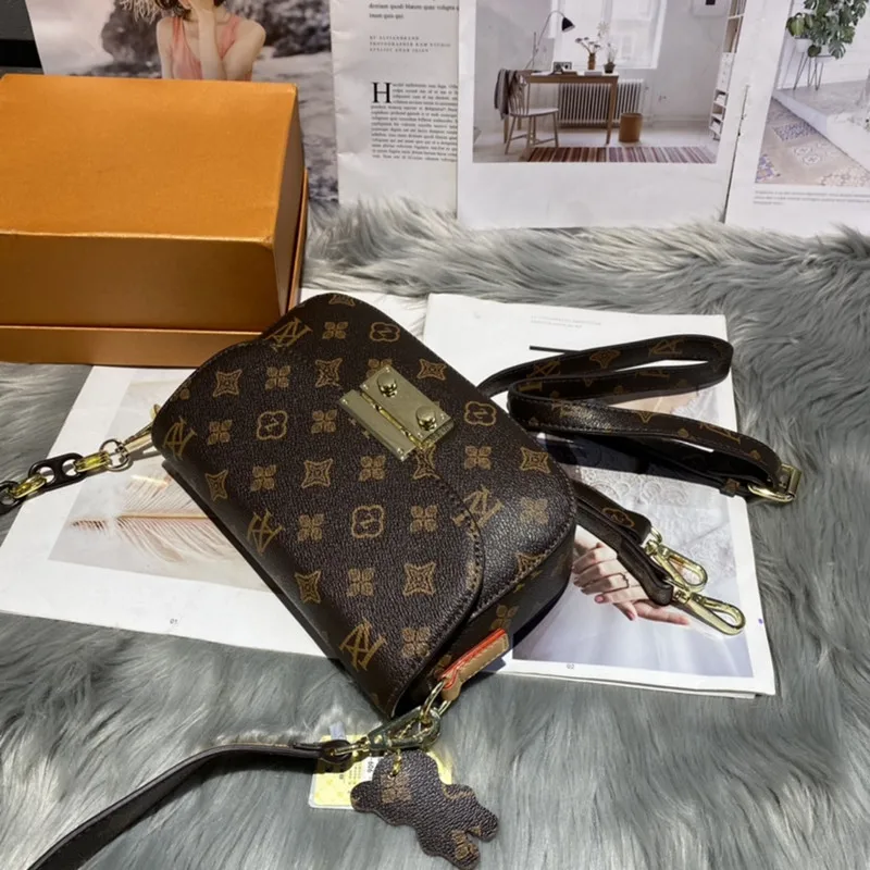 Classical Printing Chain Crossbody Bag for Women Luxury Handbags Women Bags Genuine Leather Purse and Handbags Channels Handbags
Classical Printing Chain Crossbody Bag for Women Luxury Handbags Women Bags Genuine Leather Purse and Handbags Channels Handbags