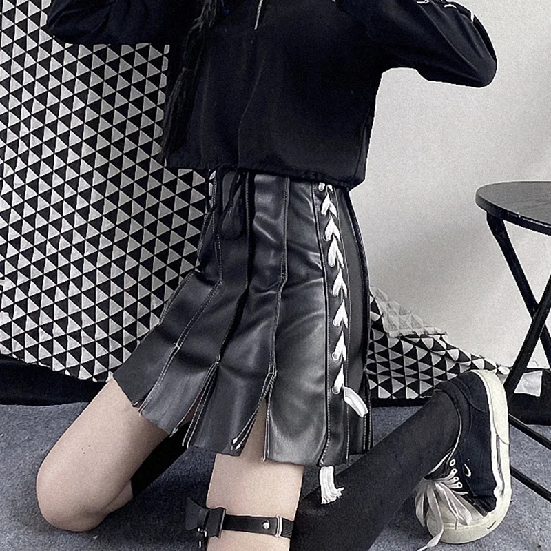 Harajuku Women Pleated Mini Skirt Bandage High Waist Gothic Punk Skirts Lace-Up PU Leather Streetwear
Harajuku Women Pleated Mini Skirt Bandage High Waist Gothic Punk Skirts Lace-Up PU Leather Streetwear