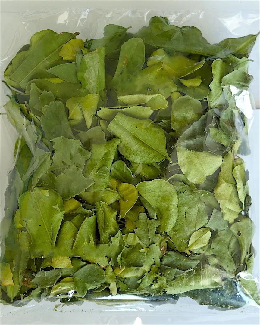 200g Kaffir lime Dried Leaves ,Asian Thai Cuisine ,Healthy Tea - 50g/bag x 4 bags condiment
200g Kaffir lime Dried Leaves ,Asian Thai Cuisine ,Healthy Tea - 50g/bag x 4 bags condiment
