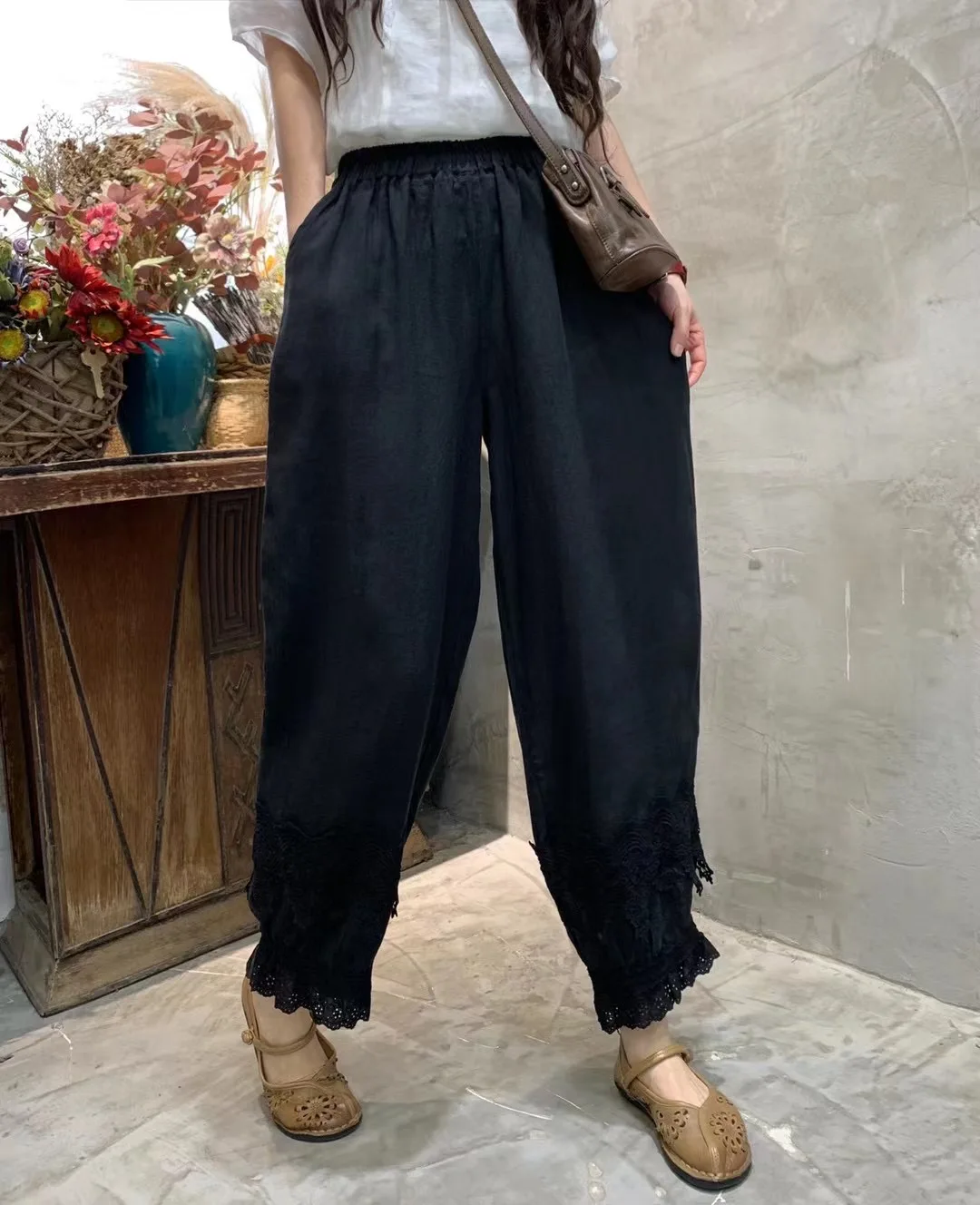 Japan Style Mori Girl Literary vintage Cotton and linen Lace Elastic Waist Bloomers Women Casual Harem Pants
Japan Style Mori Girl Literary vintage Cotton and linen Lace Elastic Waist Bloomers Women Casual Harem Pants