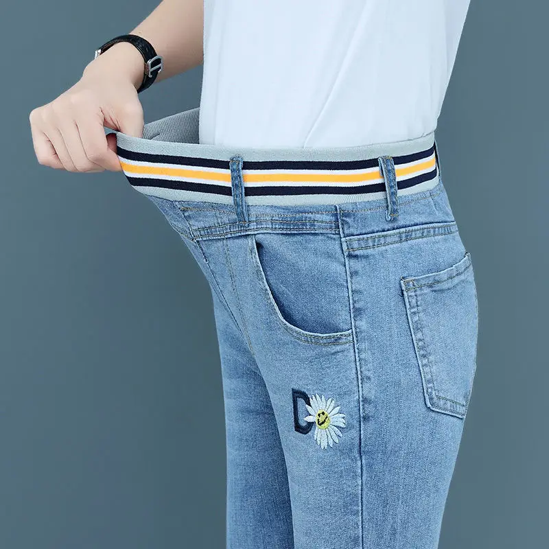 2021 spring and autumn new elastic waist jeans women's high waist pencil pants small Leggings large slim stretch pants women
2021 spring and autumn new elastic waist jeans women's high waist pencil pants small Leggings large slim stretch pants women