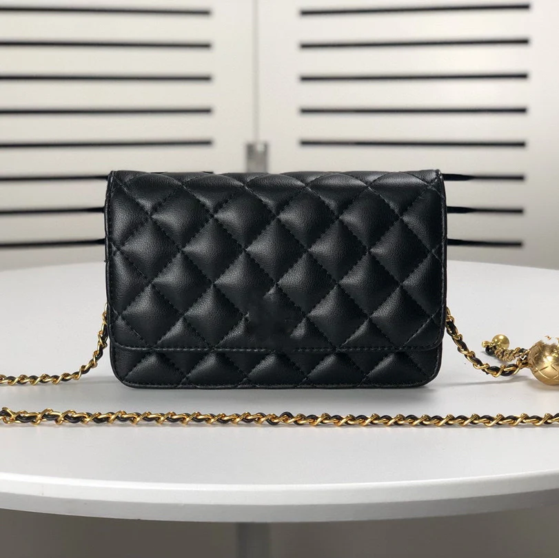 2021 New Arrival Fashion Shoulder Bag Real Leather Women Bag Chain Straps Crossbody Chain Bag for Ladies New Classic Tote Bag
2021 New Arrival Fashion Shoulder Bag Real Leather Women Bag Chain Straps Crossbody Chain Bag for Ladies New Classic Tote Bag