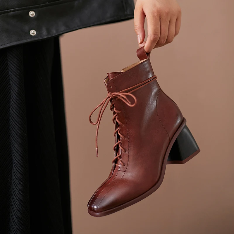 Women Ankle Boots 2021 Newet Cross Tied Thick high Heels Shoes Woman Retro Party Working dress Boots size 40 41 42
Women Ankle Boots 2021 Newet Cross Tied Thick high Heels Shoes Woman Retro Party Working dress Boots size 40 41 42