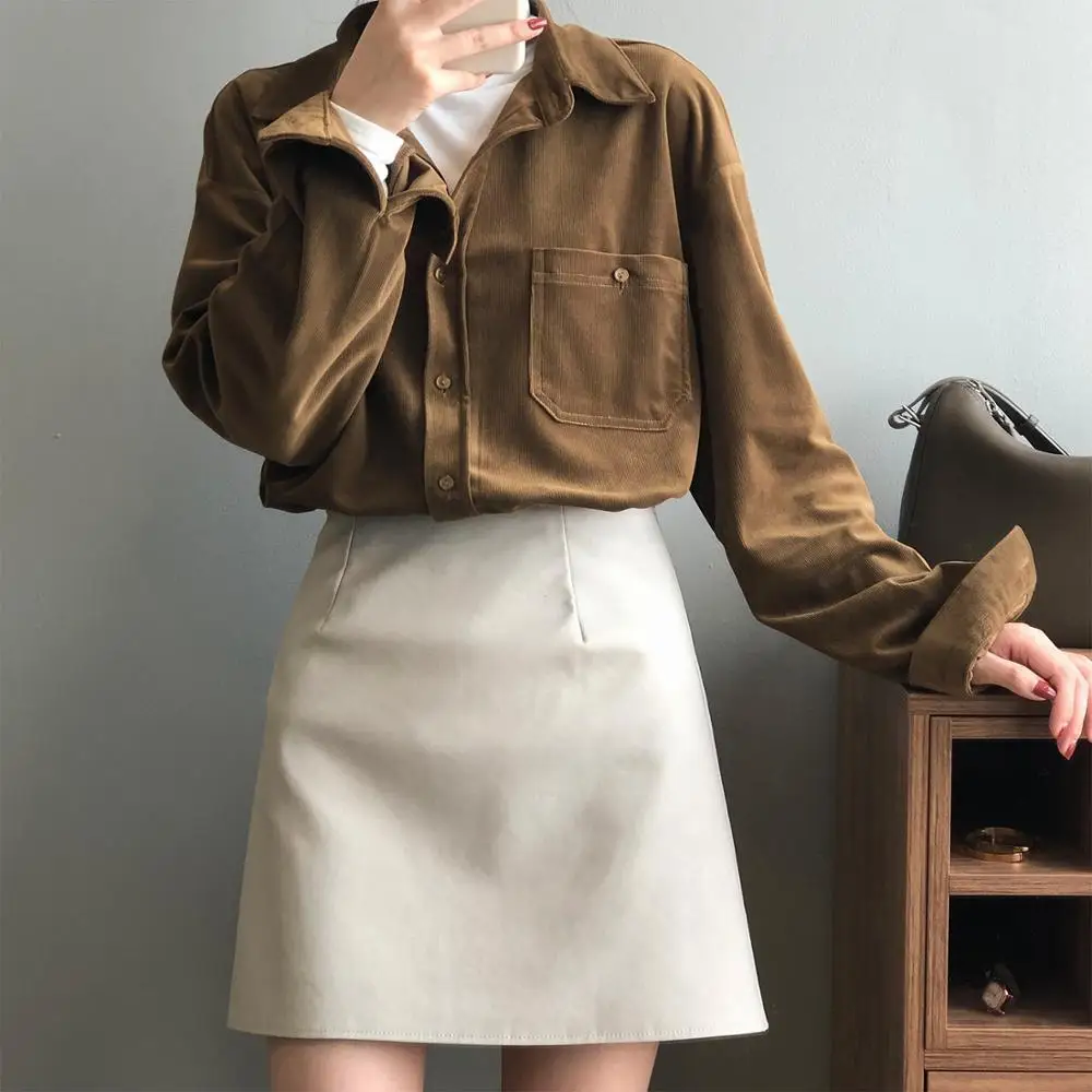 2020 Spring and Autumn Winter blouse corduroy long-sleeve blouse, elegant lapel pocket blouse Korean version blouse
2020 Spring and Autumn Winter blouse corduroy long-sleeve blouse, elegant lapel pocket blouse Korean version blouse