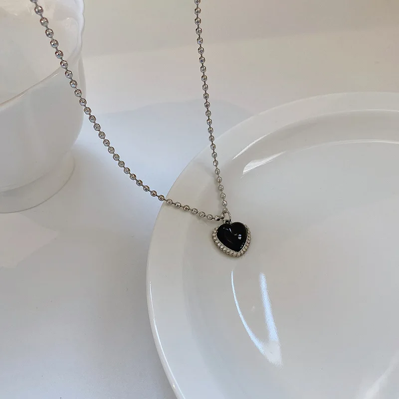 Black Heart Locket Necklace New Fashion Trendy Titanium Link Chain Silver Color Vintage Round Bead Necklace Gift For Women
Black Heart Locket Necklace New Fashion Trendy Titanium Link Chain Silver Color Vintage Round Bead Necklace Gift For Women