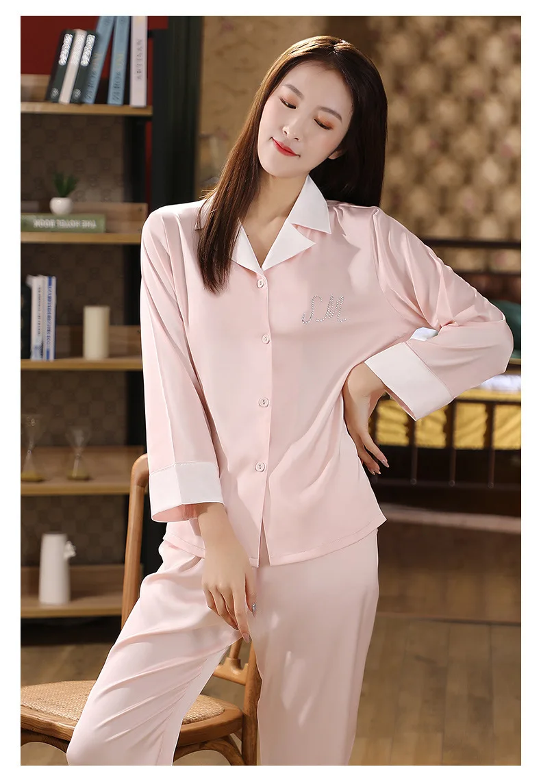 Casual Sleepwear Women Pajamas Shirt&Pants Satin Two Piece Set Satin Lounge Wear Spring Summer Home Clothes Comfy Lapel Lingerie
Casual Sleepwear Women Pajamas Shirt&Pants Satin Two Piece Set Satin Lounge Wear Spring Summer Home Clothes Comfy Lapel Lingerie