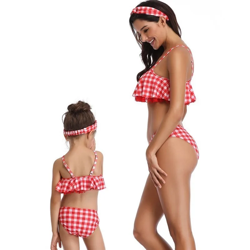 Mother And Daughter Single Shoulder Swimwear Family Matching Ruffles Swimsuit Girls Plaid Bikini Kid Baby Women Bathing Suit
Mother And Daughter Single Shoulder Swimwear Family Matching Ruffles Swimsuit Girls Plaid Bikini Kid Baby Women Bathing Suit