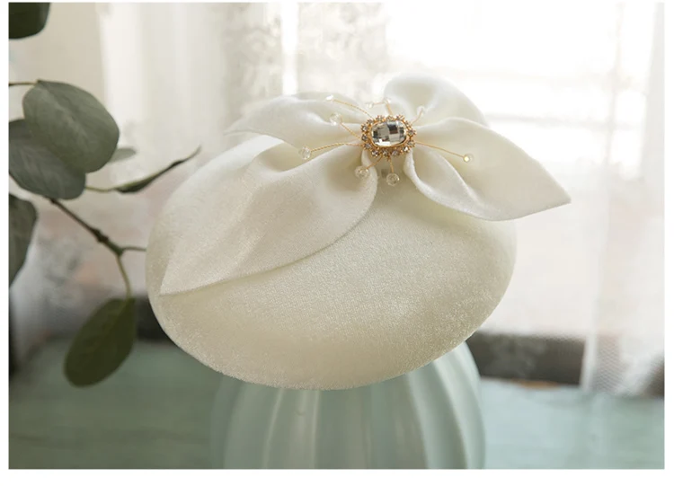 202103-ANRAN-HY345 new spring French elegance Dinner bride Velvet fabric lady beret hat women Leisure painter Pumpkin hat
202103-ANRAN-HY345 new spring French elegance Dinner bride Velvet fabric lady beret hat women Leisure painter Pumpkin hat