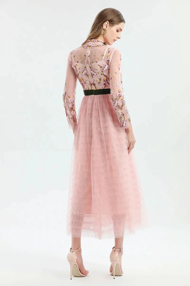 Gown Dress Pink 2021 Spring Summer Wedding Party Women Luxurious Embroidery Deco Sexy Tulle Mesh Long Sleeve Maxi Dress Princess
Gown Dress Pink 2021 Spring Summer Wedding Party Women Luxurious Embroidery Deco Sexy Tulle Mesh Long Sleeve Maxi Dress Princess