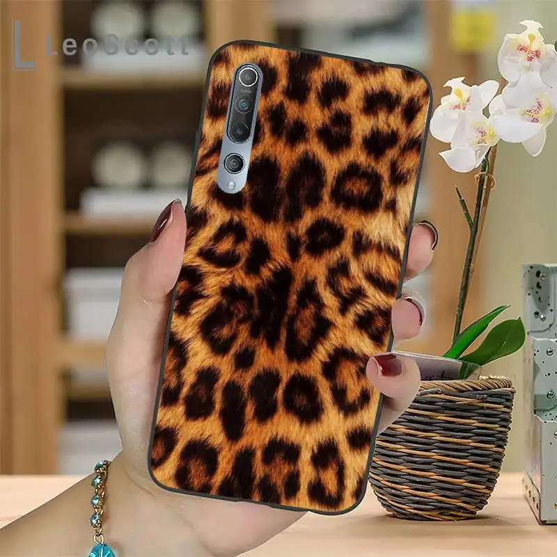 Leopard cheetah skin print Phone Case For Xiaomi mi Redmi note 7 8t 9 9t 9s 8 10 10t 11 pro lite K20 max 3
Leopard cheetah skin print Phone Case For Xiaomi mi Redmi note 7 8t 9 9t 9s 8 10 10t 11 pro lite K20 max 3