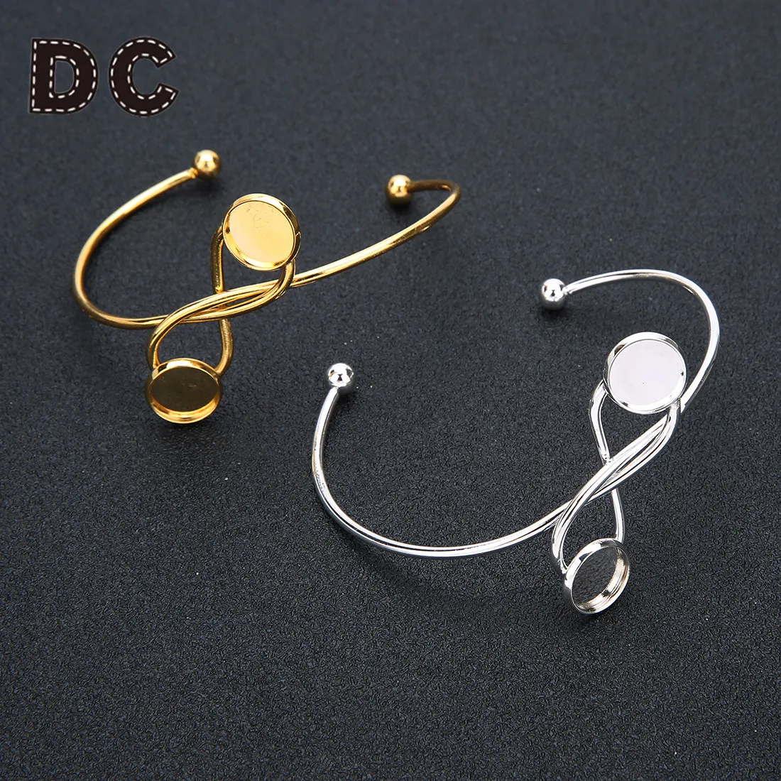 DC 2Pcs/lot Gold/Silver Color Copper Star Round Cabochon Bangle Bracelet Settings for DIY Blank Trays Bezel Jewelry
DC 2Pcs/lot Gold/Silver Color Copper Star Round Cabochon Bangle Bracelet Settings for DIY Blank Trays Bezel Jewelry