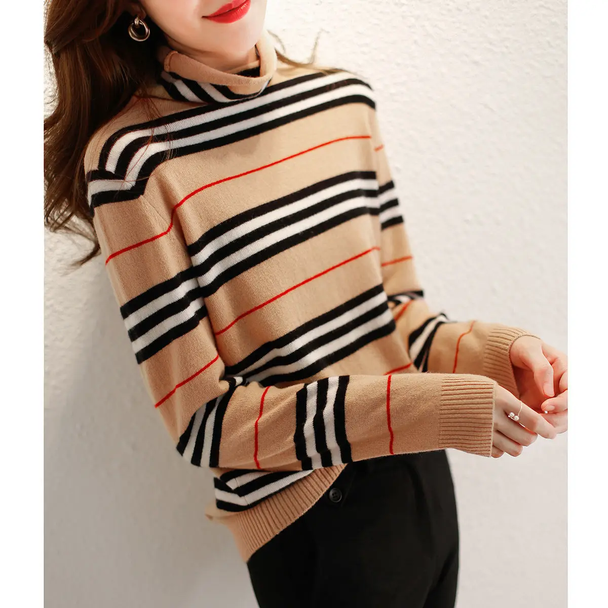 British striped T-shirt loose high neck base shirt women's 2020 new autumn and winter long sleeve sweater versatile top fashion
British striped T-shirt loose high neck base shirt women's 2020 new autumn and winter long sleeve sweater versatile top fashion