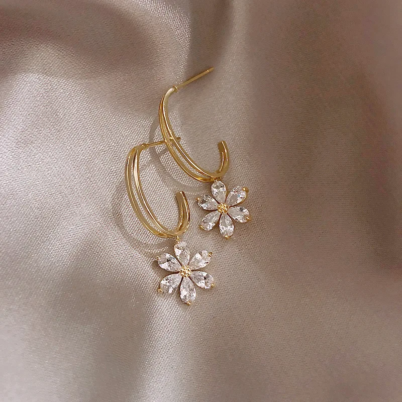 Trendy Crystal Plant Dangle Earrings Women Sweet Zircon Petal Earrings Bohemian Drop Earrings Jewelry Earrings Girl Party Gift
Trendy Crystal Plant Dangle Earrings Women Sweet Zircon Petal Earrings Bohemian Drop Earrings Jewelry Earrings Girl Party Gift