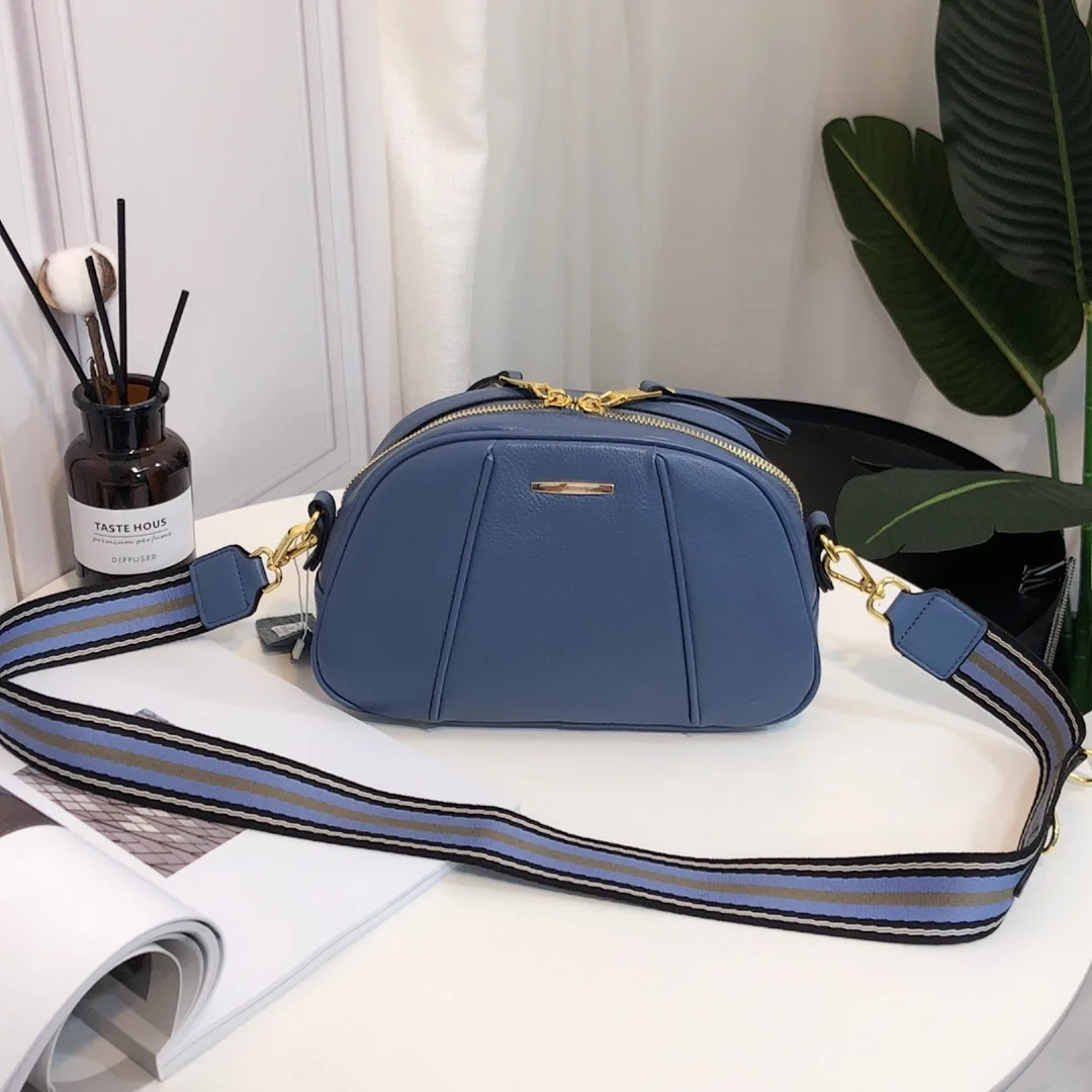 free shipping 2020 the new style fashion and caural genuine cow leather women one shoulder bag crossbody bag 26cm 5color
free shipping 2020 the new style fashion and caural genuine cow leather women one shoulder bag crossbody bag 26cm 5color